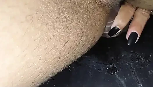 Ich habe meinen arsch einem großen, dicken schwarzen schwanz gegeben, der meine muschi und meinen arsch im gloryhole gebrochen hat