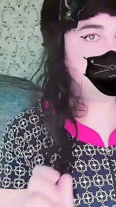 Pajeando a una travesti en casa, primera parte, se corre en la segunda | Clip 1
