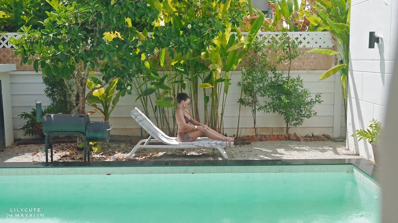 My Horny Stepmom Sunbathed Naked and Showed Me What It Means to Fuck