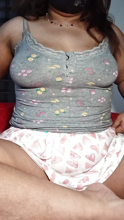 Desi Bhabhi Solo Private Video