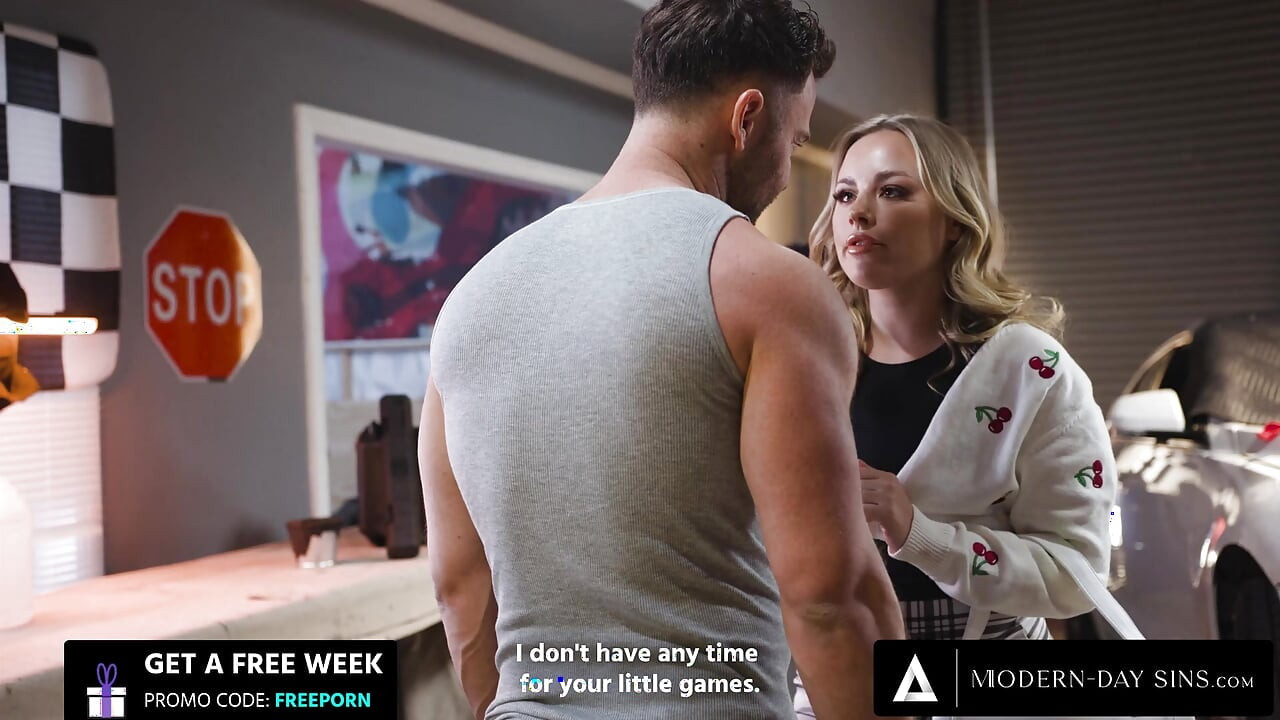 ΣΥΓΧΡΟΝΕΣ ΑΜΑΡΤΙΕΣ - Dirtthy Mechanic Bangs Hot Cheat Wife Anna Claire Clouds