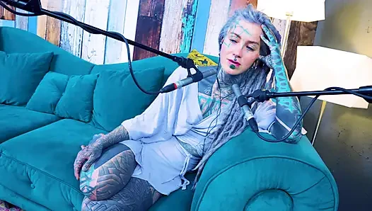 Aku lagi ngomongin tentang s - shame - asmr podcast sfw lagi ngobrol sama model tato rambut gimbal gotik