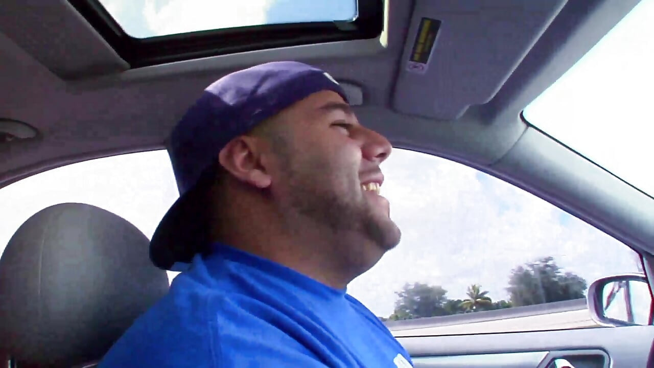 This hot girl knows how to hit the jackpot!