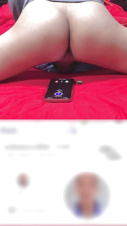 حتى عندما كنت أمارس الجنس مع توك تا ، اتصل أحدهم.