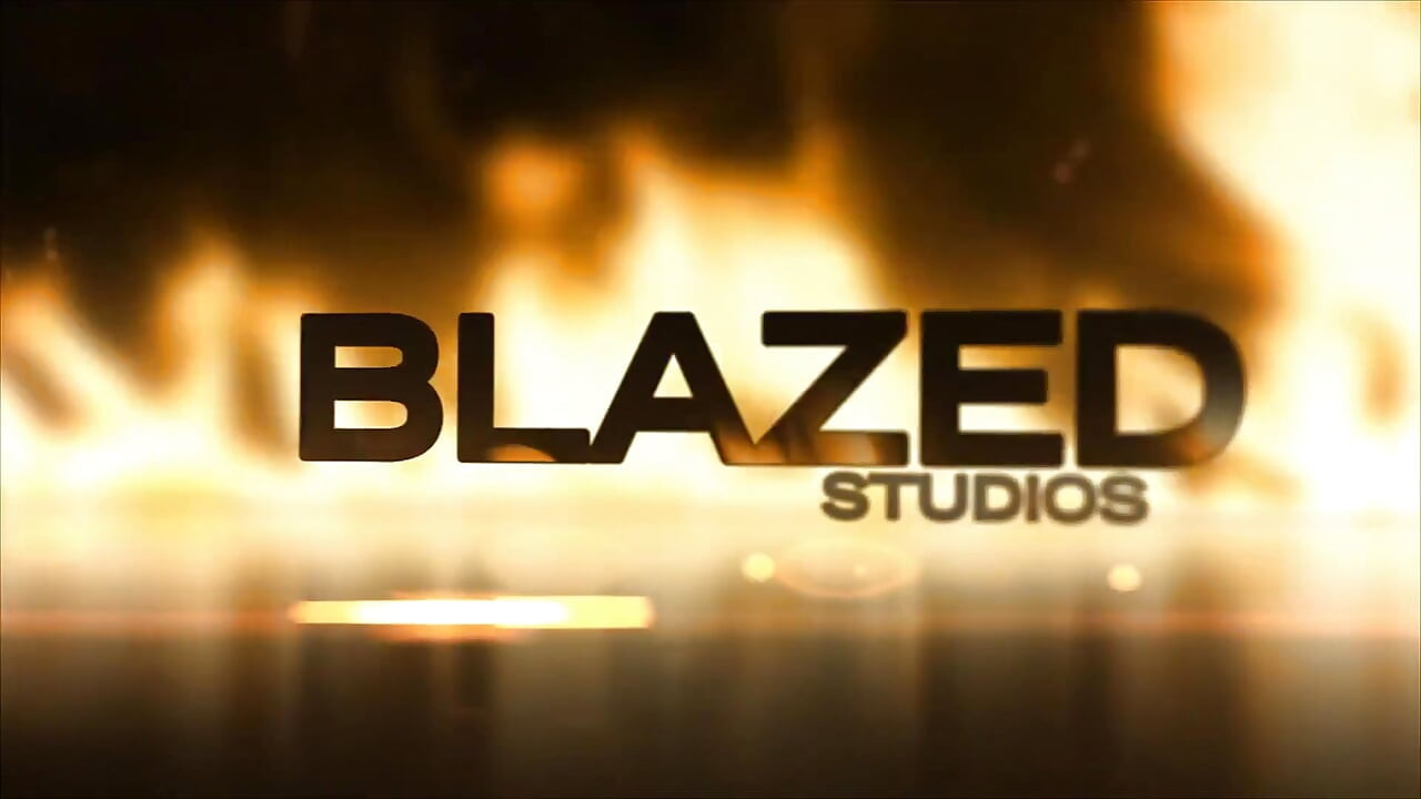 Phoenixxx Blaque sexo a três