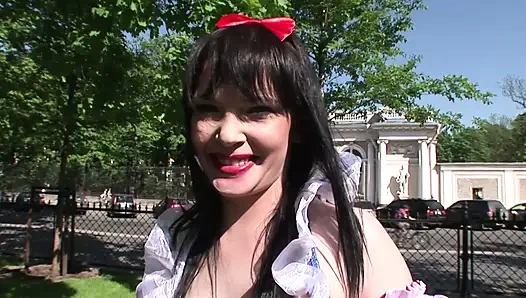 Sıcak bir kar prensesi için çok sert bir çift penetrasyon!