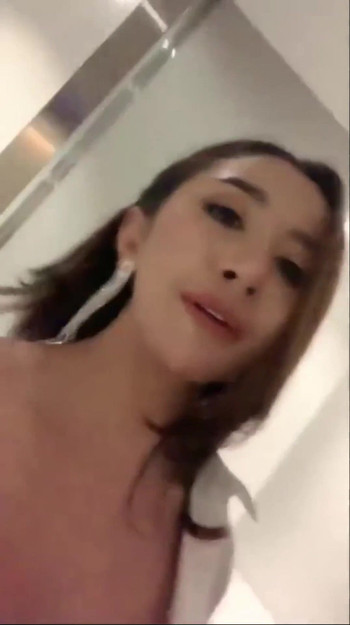 Unforgettable moment from "This jakarta model almost fucked by photographer, she only masturbates"