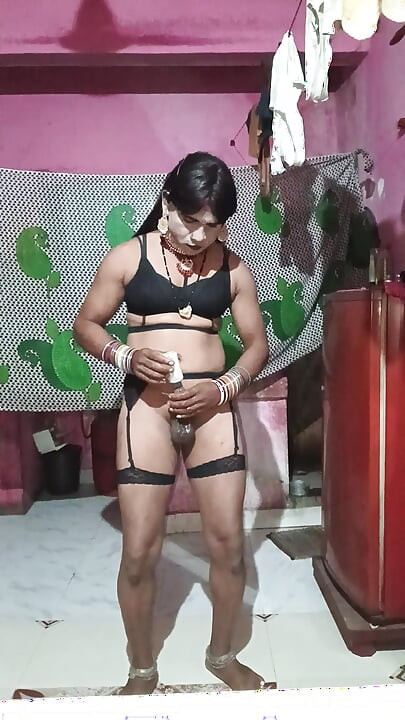 Madhuri bhabhi ga je danas donijela u svoj gand.