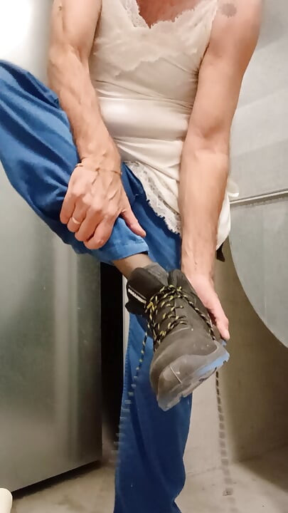 Crossdressing at work - Friday 12:40