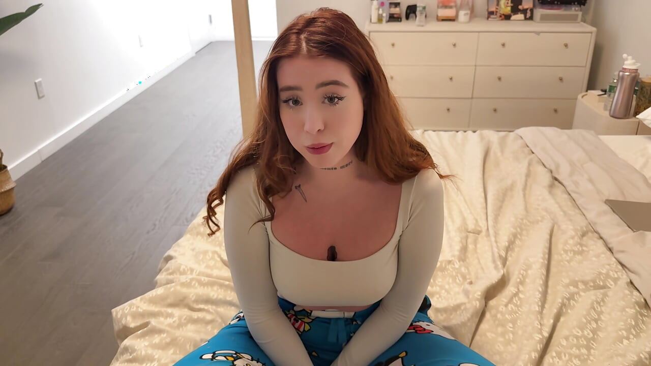 I Found Out My Step Sis Is Secretly A Cum Slut..."DON'T TELL MOM"-Rosie Rider