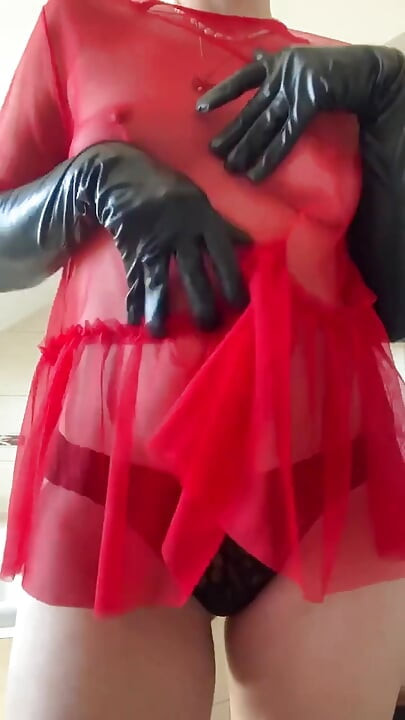 Mary Wolfienstern. MILF Striptease