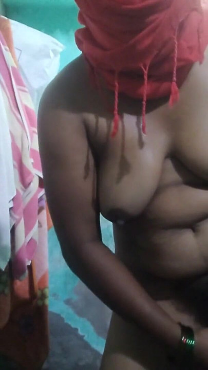 Emotivni trenutak iz "Bhabhi dijela.. 6 videa s dildom u seksu Indijska Bhabhi Desi Bhabhi XXX