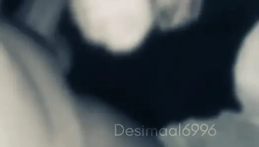 Üvey annemin götünü görmek beni tahrik etti, bu yüzden beni sıvazlamasını söyledim