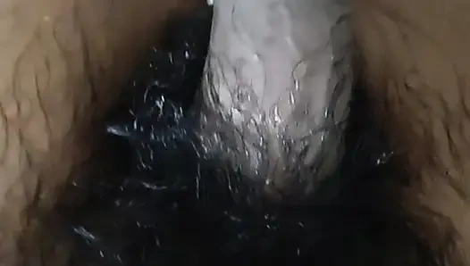 Büyük yarağım duş alıyor ve ayrıca mastürbasyon yapmayı öğrettiğim mastrubation derlemesine katılıyor