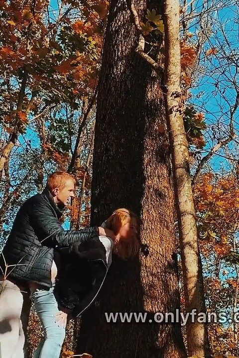 Fucked a Beauty with a Big Ass in the Forest While Walking