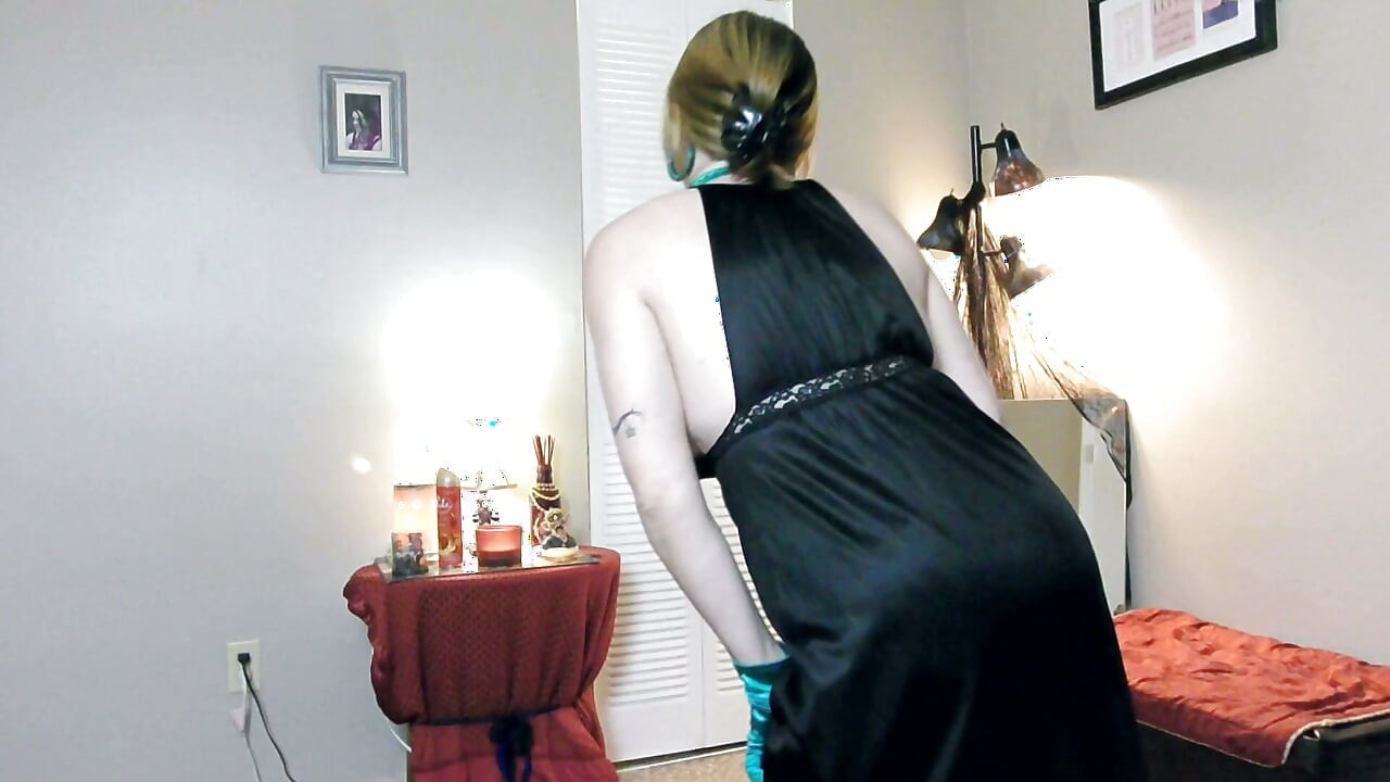 Step-mom Satin Gloves Blowjob & Facial