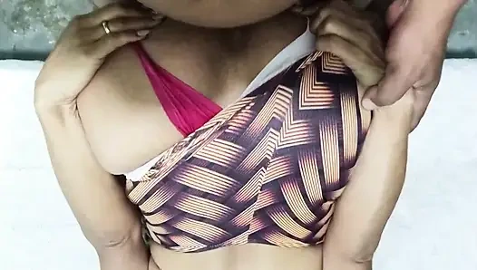 Pantat bahenol tante seksi ini dientot habis-habisan sama kontol besar sampai lubangnya menganga lebar