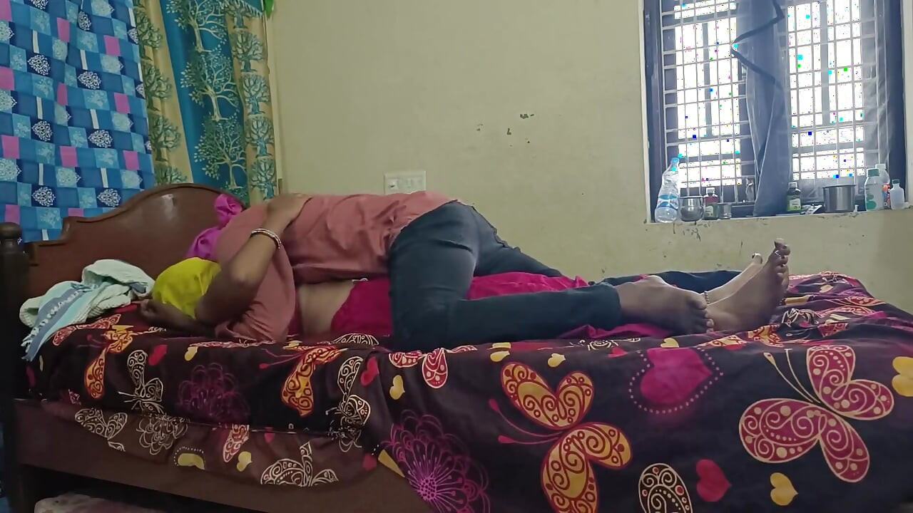 Desi styvmamma hårt knullar med styvson full romantik Telugu ljudröst