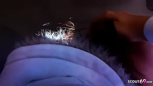 Küçük memeli minyon kız prezervatifsiz ilk ırklararası oyuncu seçmelerinde sikişiyor ve konuşuyor