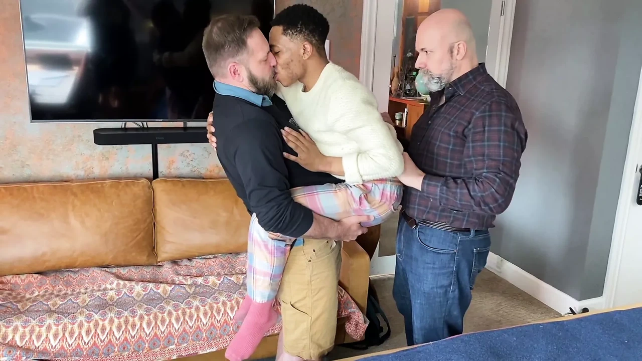 Bears share a cute dancer on his birthday