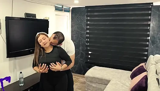 Üvey orta yaşlı seksi kadın latin beni yeni dairesine davet ediyor ve derin oraldan sonra döl ve salyalarla kaplı bitiyor