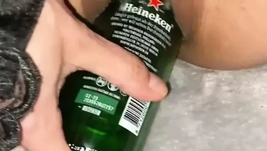 Elde dildo yok