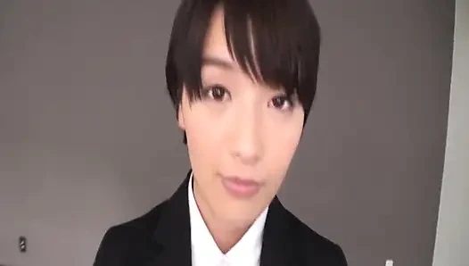 Keskin kısa saçlı güzel ai derin ve samimi bir karşılaşmada hassas tarafını gösteriyor