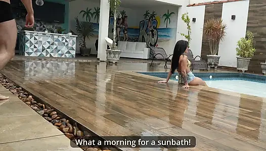 Pelacur sange ini nggak menolak 2 kontol sekaligus