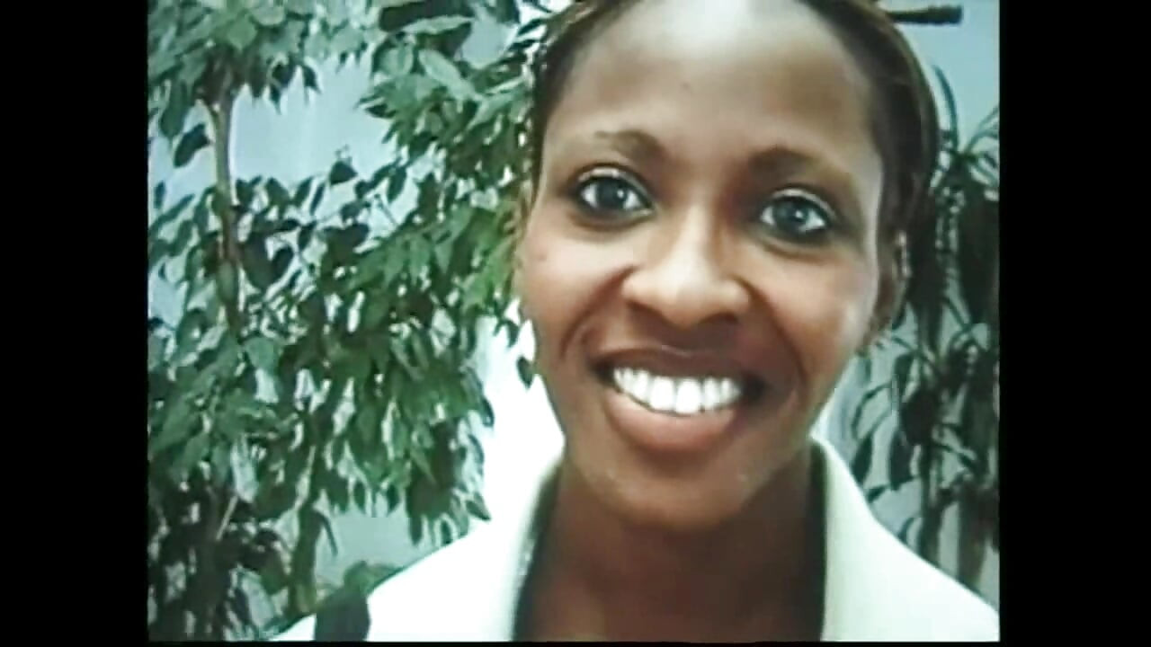 เย็ดใต้ท้องฟ้าสีฟ้า