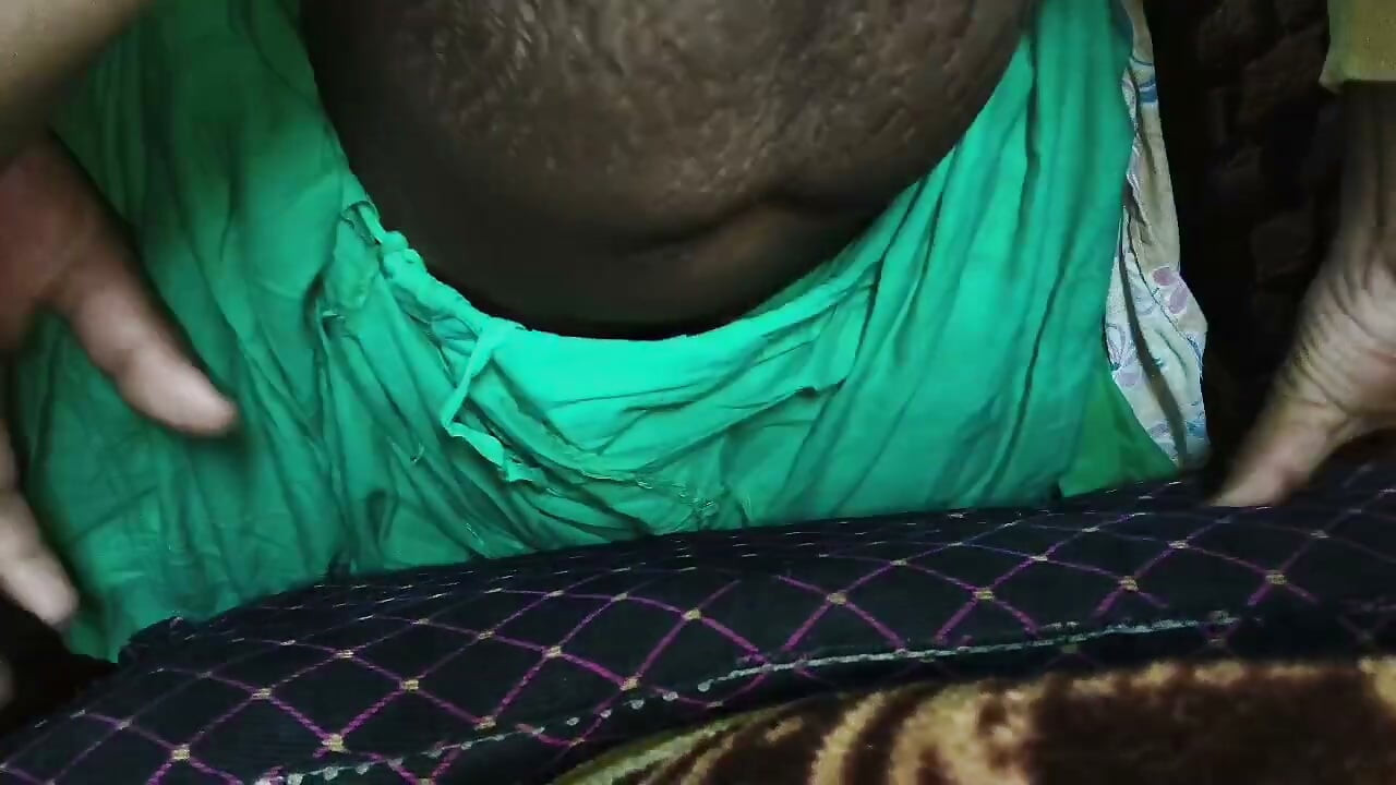 Isteri desy India kongkek bontot