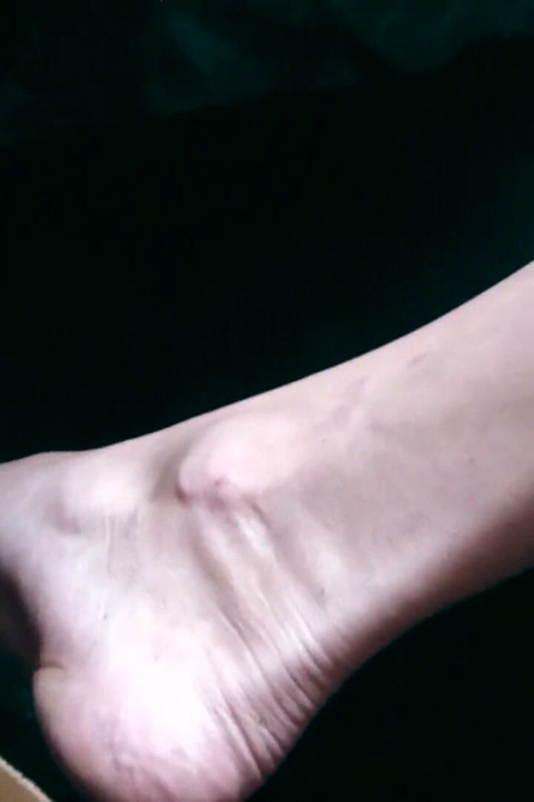 Crazy Driving in Flat Sandals and Barefoot