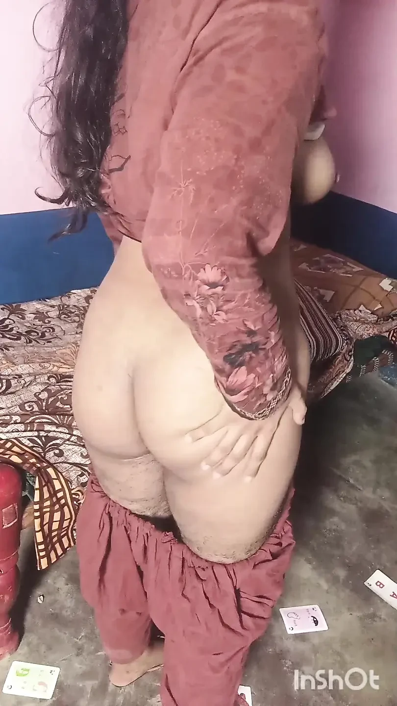 Hot desi anti boobs and pussy fucking masterbating