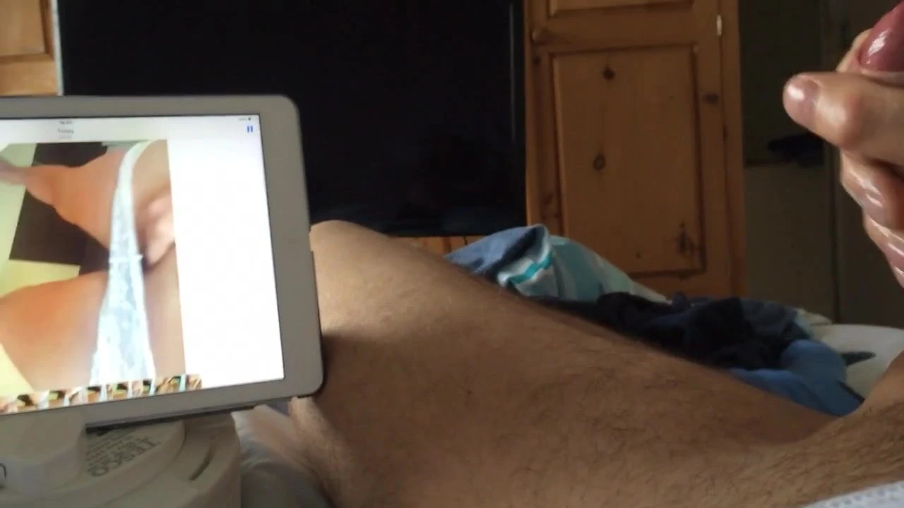 Kijken naar vrouw wrijven clit aftrekken cumshot