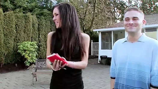 Hampir tidak umur aku adalah pelacur dengan rambut cokelat disetubuhi di