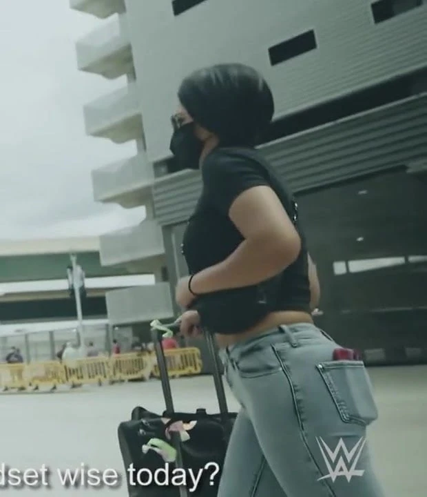 WWE - 청바지 차림의 베일리