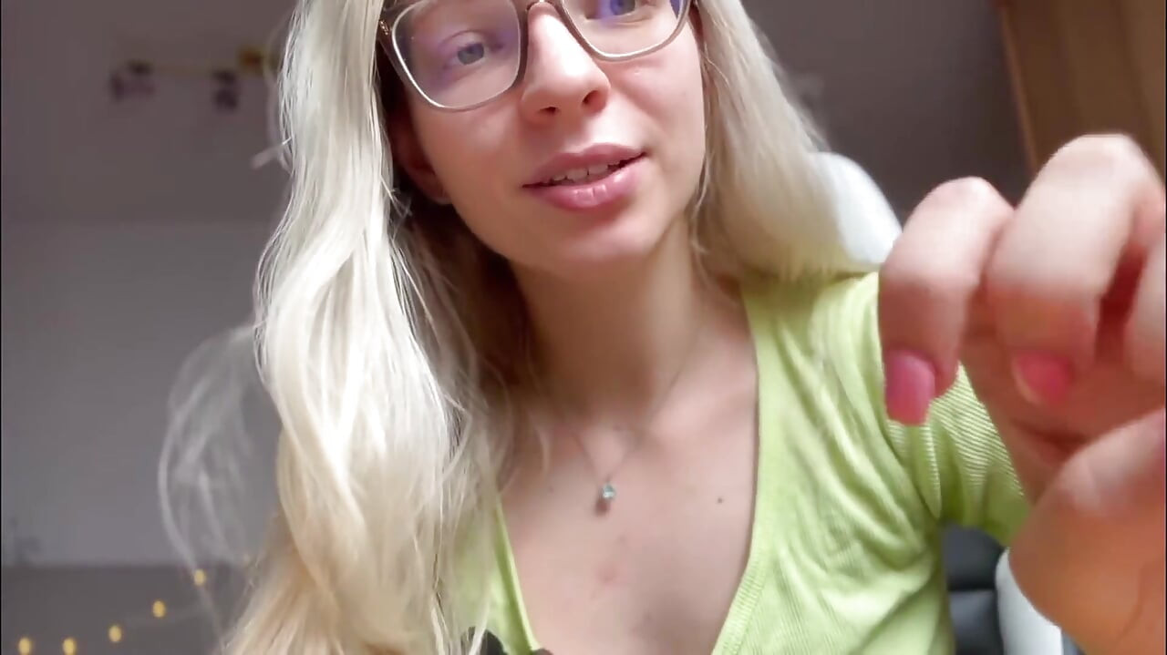 เปลี่ยนคุณให้กลายเป็นสวมบทบาทน้องสาว Asmr สาว