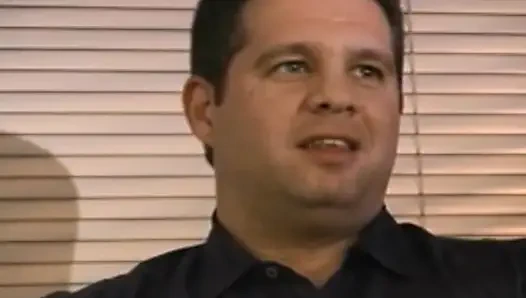 Suami berbagi istri seksinya