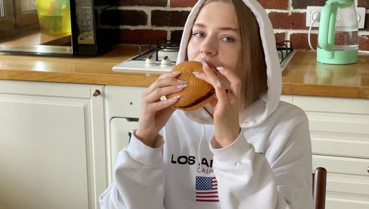 Californiababe will mehr Sauce in ihrem Burger