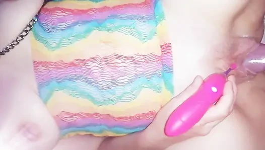 Azgın ateşli Alman ıslak orta yaşlı seksi kadın yalanıyor, domuz yavrusu ıslak ve sert seviyor