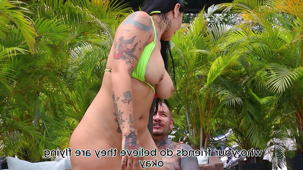 אני מזיין את חמותי ואת גיסתי במפגש משפחתי של חג המולד