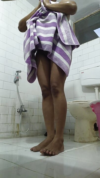 Mijn vrouw is aan het baden.