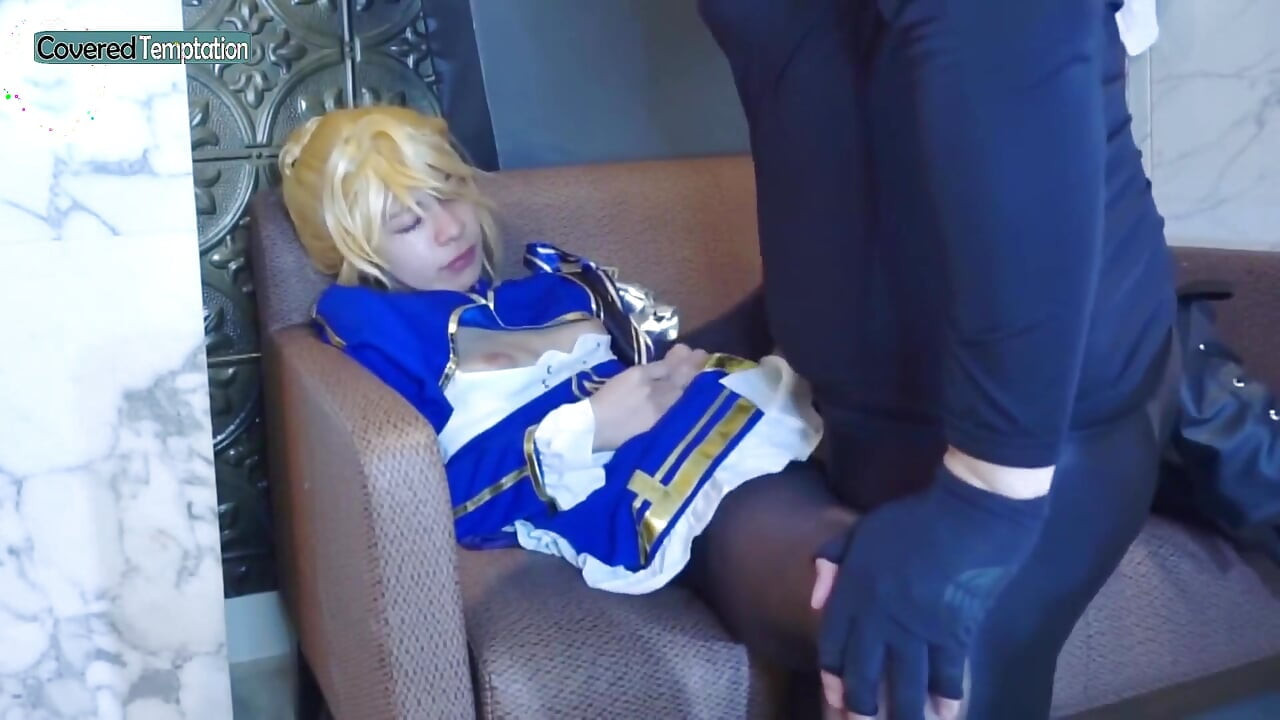 Cosplayer Beauty deler et intenst privat møde, der efterlader uforglemmelig kemi sammen