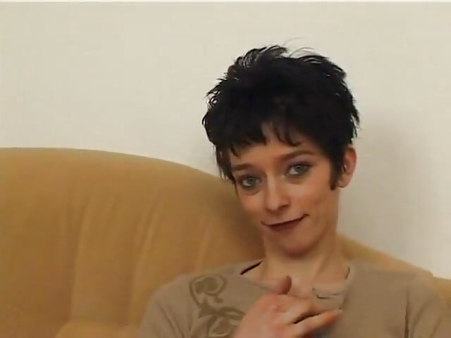 Susi 45, milfka hraje sama doma vintage