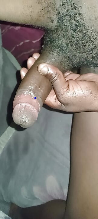 Lihle Mandisi huge banana cock jetking alone need an ass to contribute