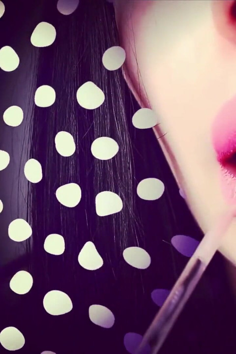 Lip gloss & sensual body lust!