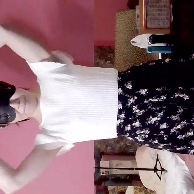 Mayu no.69 पूरे सिर वाले मुखौटे, कॉलर और पट्टा वाली सुंदर लड़की, वह यौन रूप से प्रशिक्षित है