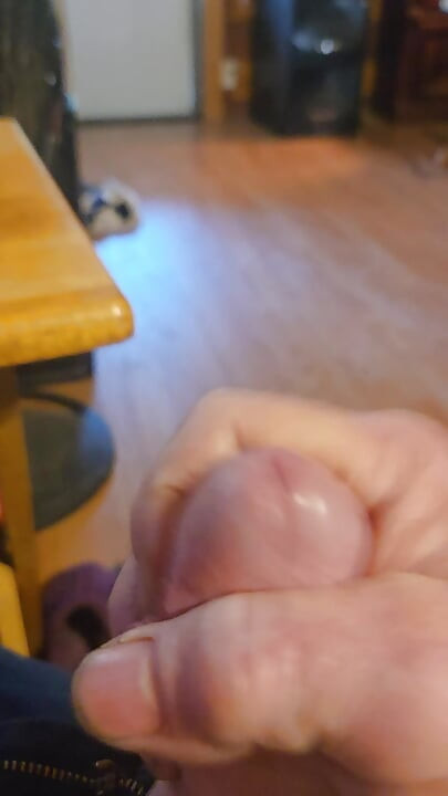 Omg jerk and cum in my stepmom's house
