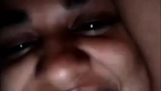 Eski sevgilimle görüntülü görüşme göğüslerini gösteriyor