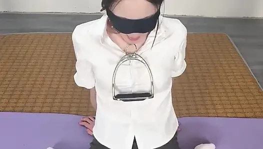 An Office Lady, After Work, Secretly Asks Her Host for a Job Appointment Behind Her Boyfriend's Back