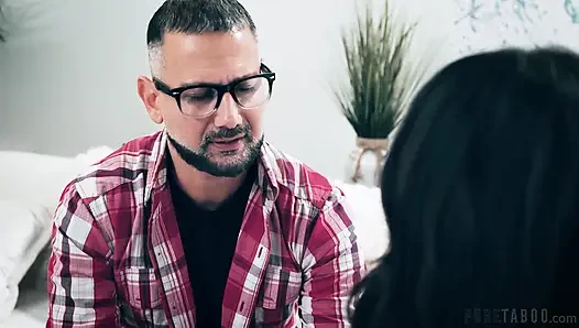 Pure Taboo Dilf Calvin Hardy готов сделать все, чтобы держать его падчерицу Изабеллу Nice вблизи